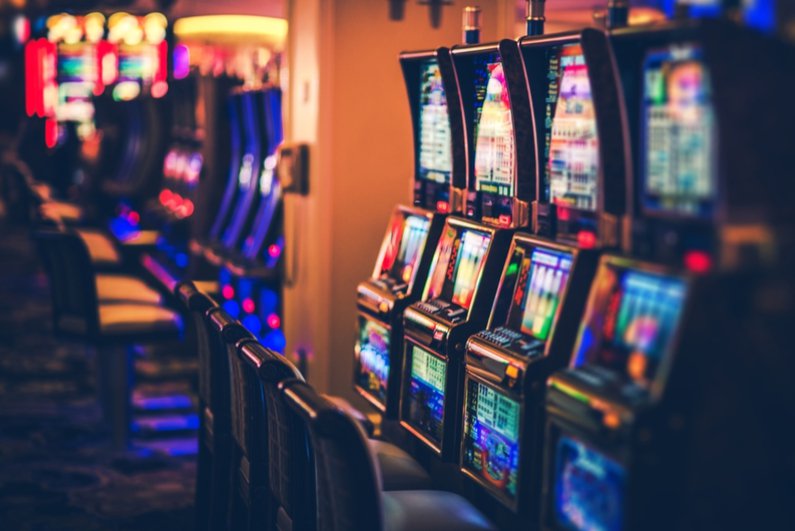 Why it is good to play slot games online?